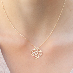 Necklace filigree clover