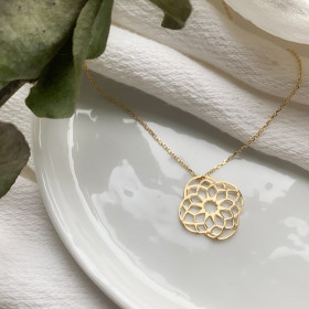 Necklace filigree clover