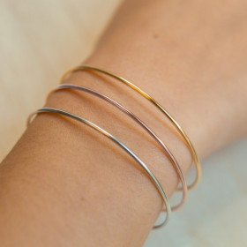 Smooth bangle bracelet