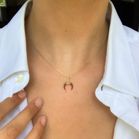Necklace corne